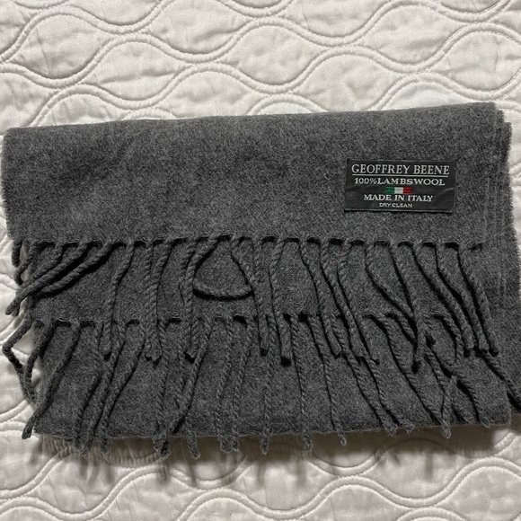 GEOFFREY BEAN - 100% lambswool grey scarf - Picture 2 of 2